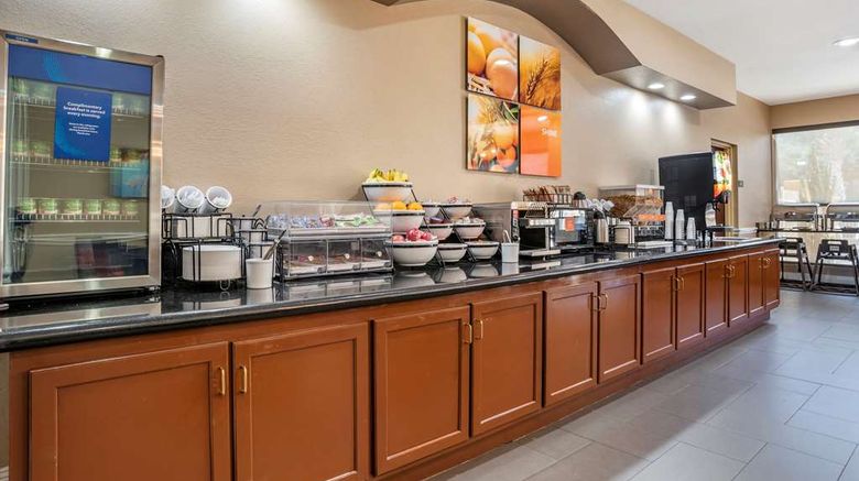 <b>Comfort Inn & Suites Restaurant</b>. Images powered by <a href="https://iceportal.shijigroup.com/" title="IcePortal" target="_blank">IcePortal</a>.