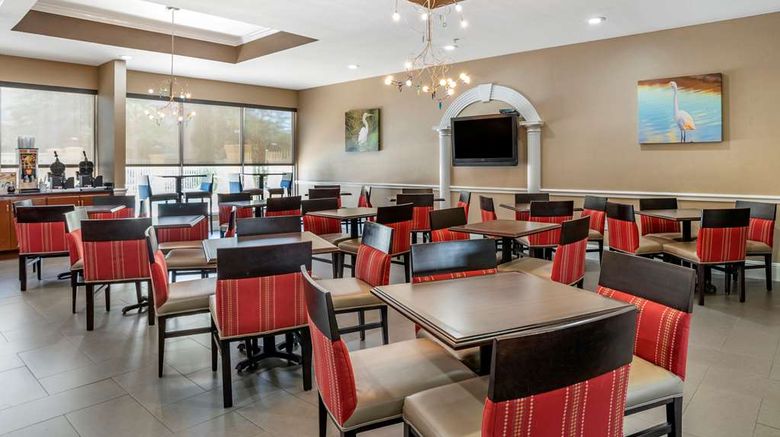 <b>Comfort Inn & Suites Restaurant</b>. Images powered by <a href="https://iceportal.shijigroup.com/" title="IcePortal" target="_blank">IcePortal</a>.