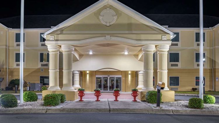 Comfort Inn & Suites Exterior