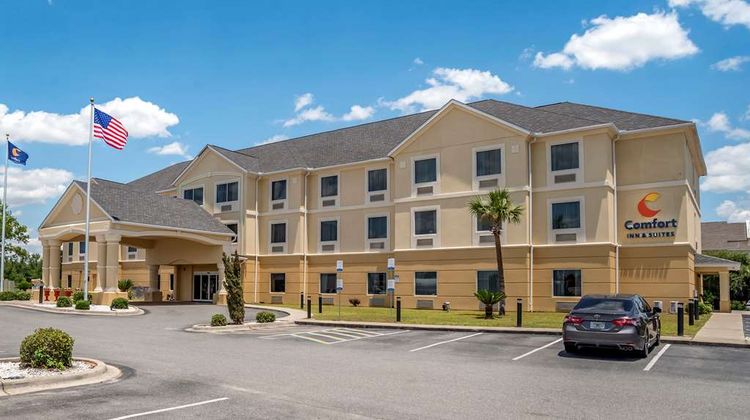 Comfort Inn & Suites Exterior