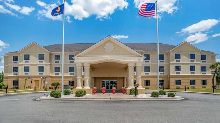 Comfort Inn & Suites Exterior