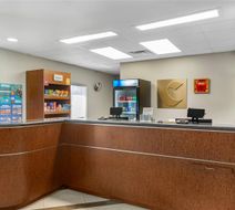 Comfort Suites Lobby