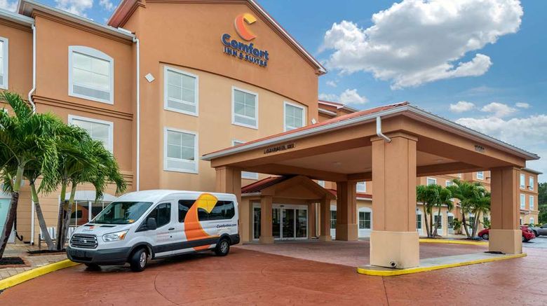 <b>Comfort Inn and Suites Fort Myers Airport Exterior</b>. Images powered by <a href="https://iceportal.shijigroup.com/" title="IcePortal" target="_blank">IcePortal</a>.