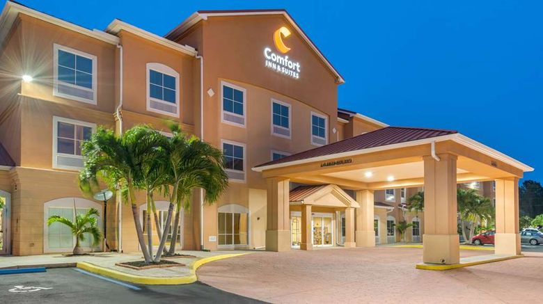 <b>Comfort Inn and Suites Fort Myers Airport Exterior</b>. Images powered by <a href="https://iceportal.shijigroup.com/" title="IcePortal" target="_blank">IcePortal</a>.