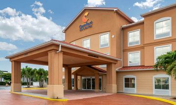Comfort Inn and Suites Fort Myers Airport