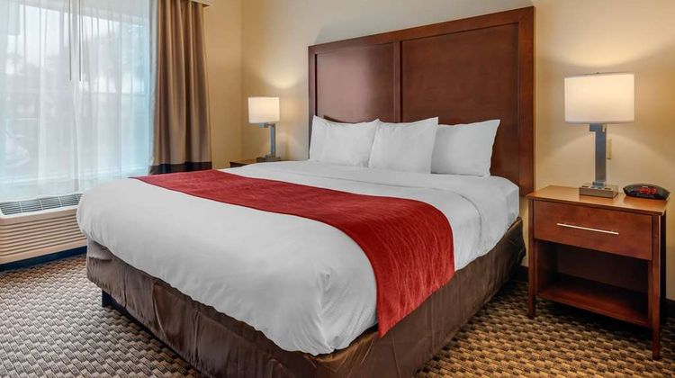 Comfort Inn and Suites Fort Myers Airport Suite