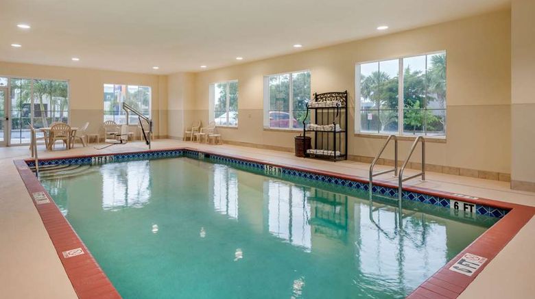 <b>Comfort Inn and Suites Fort Myers Airport Pool</b>. Images powered by <a href="https://iceportal.shijigroup.com/" title="IcePortal" target="_blank">IcePortal</a>.