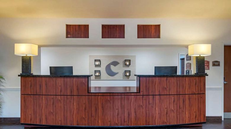 <b>Comfort Inn and Suites Fort Myers Airport Lobby</b>. Images powered by <a href="https://iceportal.shijigroup.com/" title="IcePortal" target="_blank">IcePortal</a>.