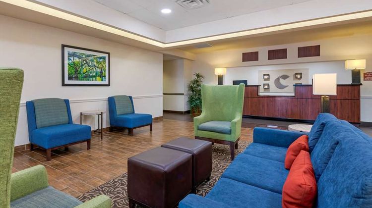 Comfort Inn and Suites Fort Myers Airport Lobby