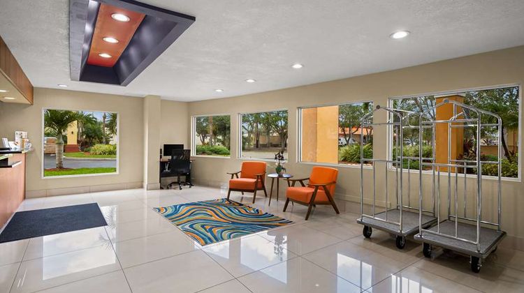 Quality Inn Sarasota Lobby