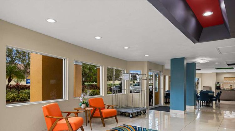 Quality Inn Sarasota Lobby