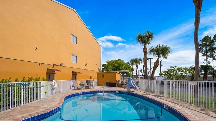 Quality Inn Sarasota Pool
