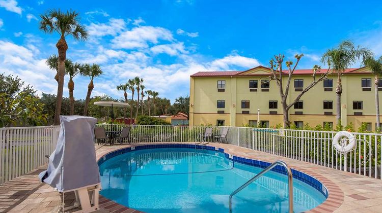Quality Inn Sarasota Pool