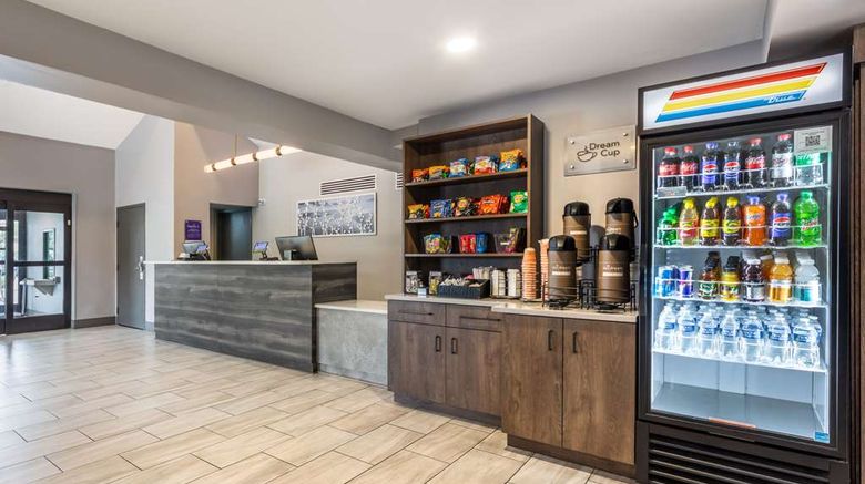 <b>Sleep Inn Miami Airport Lobby</b>. Images powered by <a href="https://iceportal.shijigroup.com/" title="IcePortal" target="_blank">IcePortal</a>.