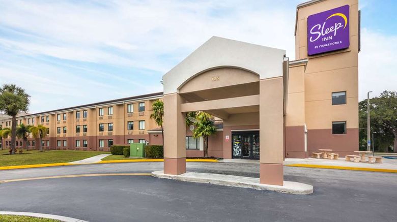 <b>Sleep Inn Miami Airport Exterior</b>. Images powered by <a href="https://iceportal.shijigroup.com/" title="IcePortal" target="_blank">IcePortal</a>.