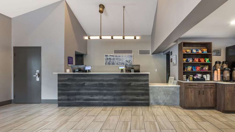 <b>Sleep Inn Miami Airport Lobby</b>. Images powered by <a href="https://iceportal.shijigroup.com/" title="IcePortal" target="_blank">IcePortal</a>.