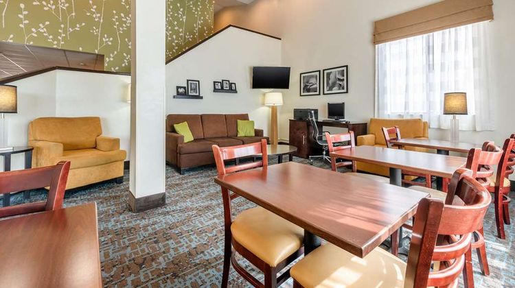 Spot X Hotel Tampa - Wesley Chapel Lobby