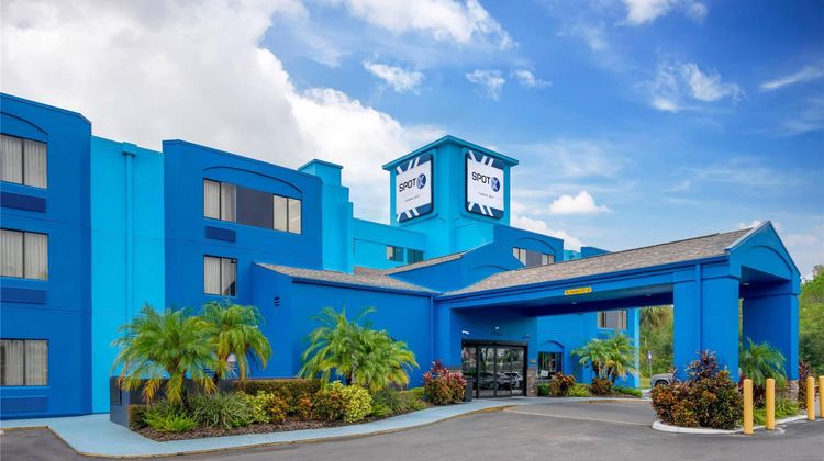 Spot X Hotel Tampa - Wesley Chapel Exterior