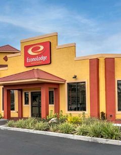 Econo Lodge Inn and Suites Maingate Central