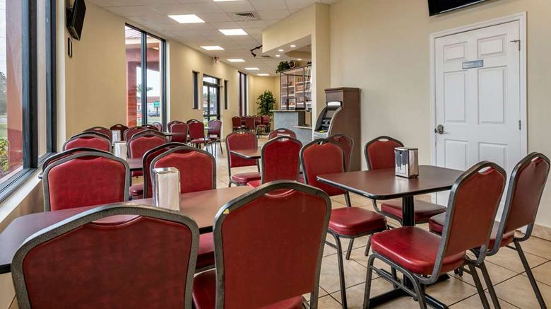 <b>Econo Lodge Inn and Suites Maingate Central Restaurant</b>. Images powered by <a href="https://iceportal.shijigroup.com/" title="IcePortal" target="_blank">IcePortal</a>.