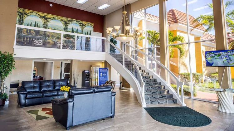 Quality Inn & Suites Lobby