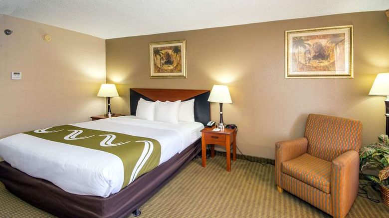 <b>Quality Inn & Suites Suite</b>. Images powered by <a href="https://iceportal.shijigroup.com/" title="IcePortal" target="_blank">IcePortal</a>.