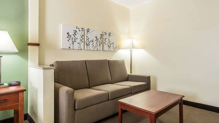 Sleep Inn and Suites University Shands Suite