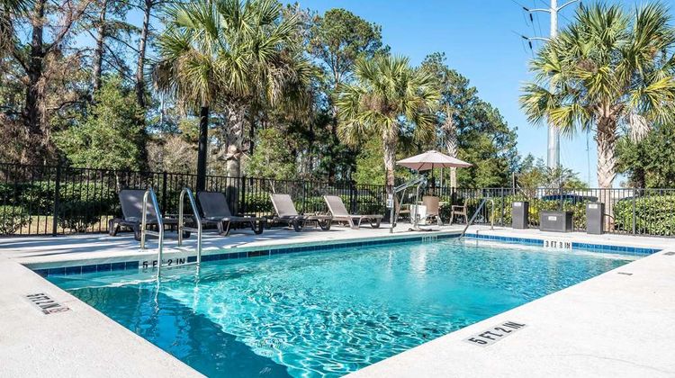 Sleep Inn and Suites University Shands Pool