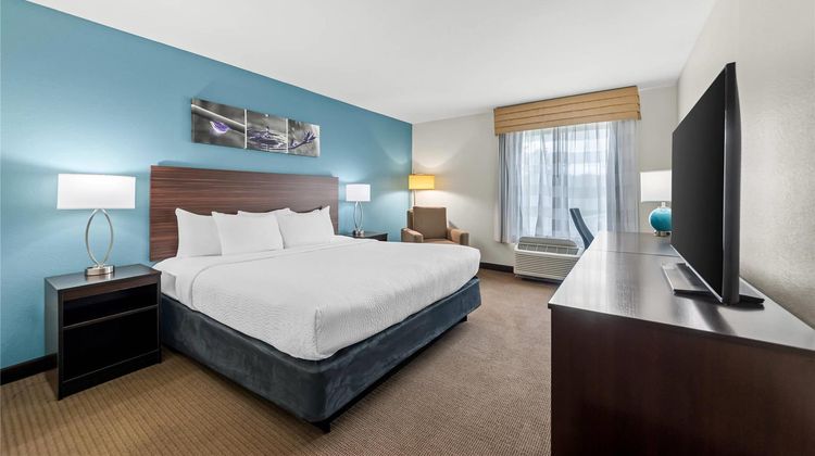 Sleep Inn and Suites University Shands Room
