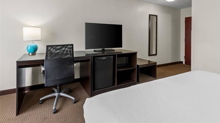 Sleep Inn and Suites University Shands Room