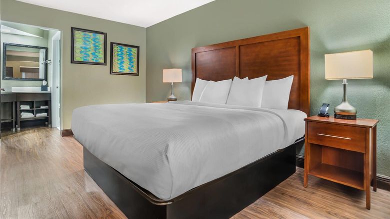 <b>Quality Inn & Suites Panama City Suite</b>. Images powered by <a href="https://iceportal.shijigroup.com/" title="IcePortal" target="_blank">IcePortal</a>.