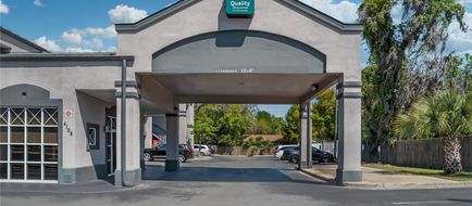 Quality Inn & Suites Panama City Exterior