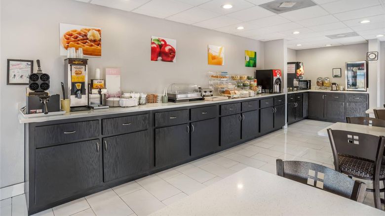 <b>Quality Inn & Suites Panama City Restaurant</b>. Images powered by <a href="https://iceportal.shijigroup.com/" title="IcePortal" target="_blank">IcePortal</a>.