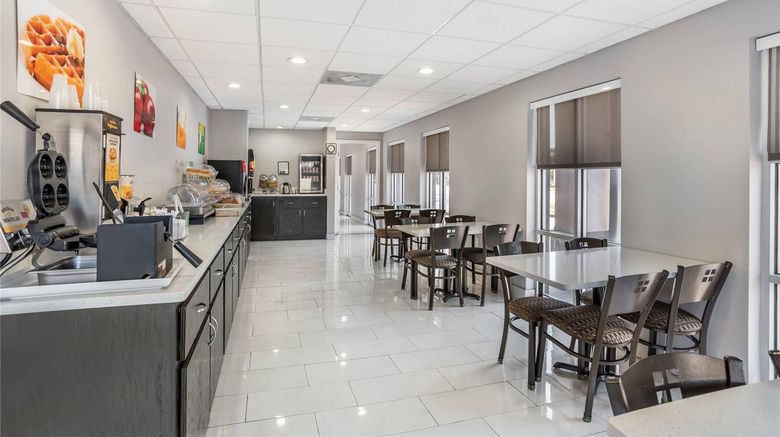 <b>Quality Inn & Suites Panama City Restaurant</b>. Images powered by <a href="https://iceportal.shijigroup.com/" title="IcePortal" target="_blank">IcePortal</a>.