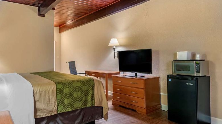 <b>Econo Lodge Tallahassee Downtown Room</b>. Images powered by <a href="https://iceportal.shijigroup.com/" title="IcePortal" target="_blank">IcePortal</a>.