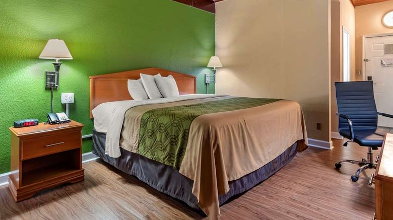 <b>Econo Lodge Tallahassee Downtown Room</b>. Images powered by <a href="https://iceportal.shijigroup.com/" title="IcePortal" target="_blank">IcePortal</a>.