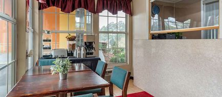 Econo Lodge Tallahassee Downtown Lobby