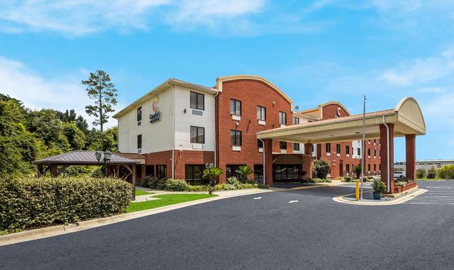 Comfort Inn & Suites Exterior