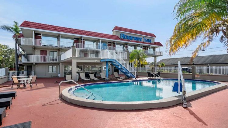 Rodeway Inn Pool