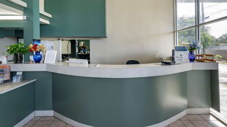 <b>Rodeway Inn Lobby</b>. Images powered by <a href="https://iceportal.shijigroup.com/" title="IcePortal" target="_blank">IcePortal</a>.