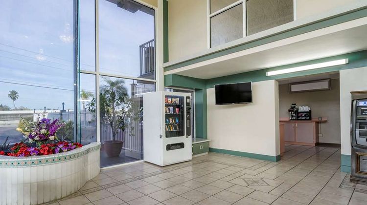 Rodeway Inn Lobby
