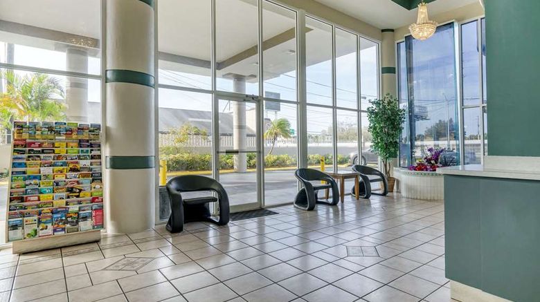<b>Rodeway Inn Lobby</b>. Images powered by <a href="https://iceportal.shijigroup.com/" title="IcePortal" target="_blank">IcePortal</a>.