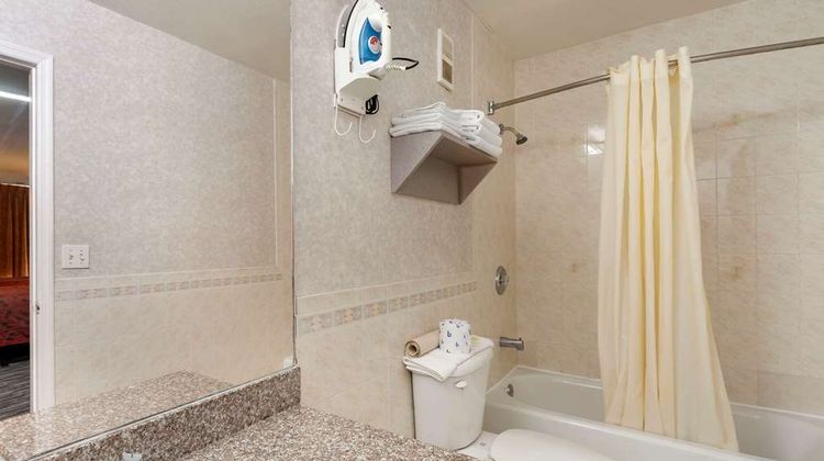 Rodeway Inn Room