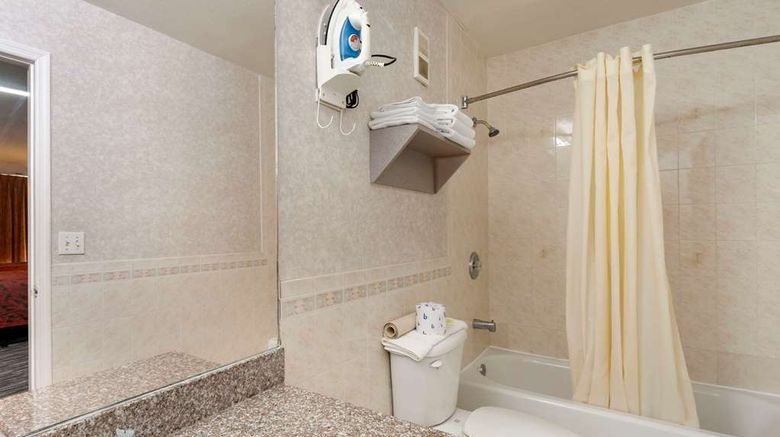 <b>Rodeway Inn Room</b>. Images powered by <a href="https://iceportal.shijigroup.com/" title="IcePortal" target="_blank">IcePortal</a>.
