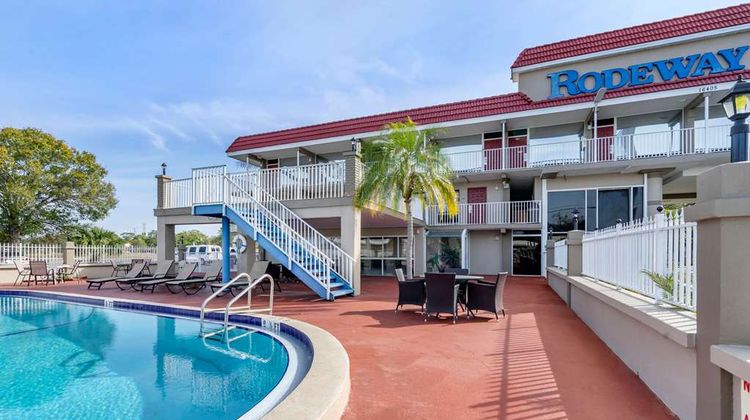 Rodeway Inn Pool