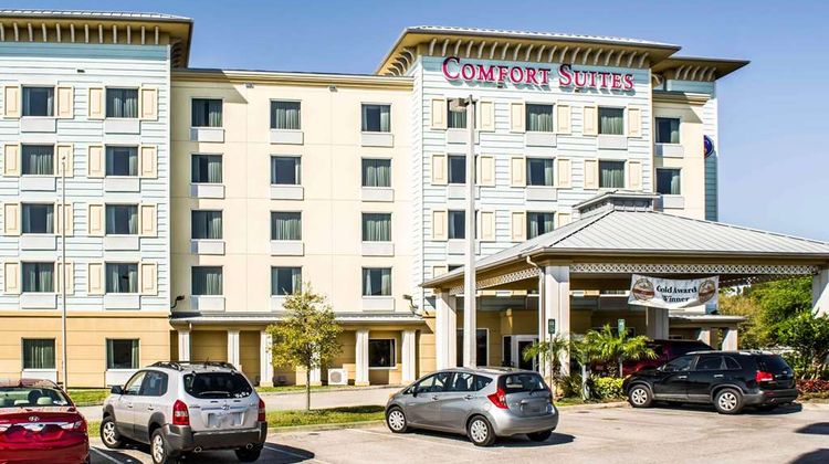 Comfort Suites Exterior