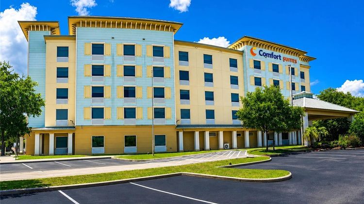 Comfort Suites Exterior