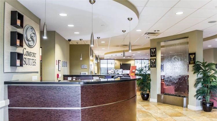 Comfort Suites Lobby