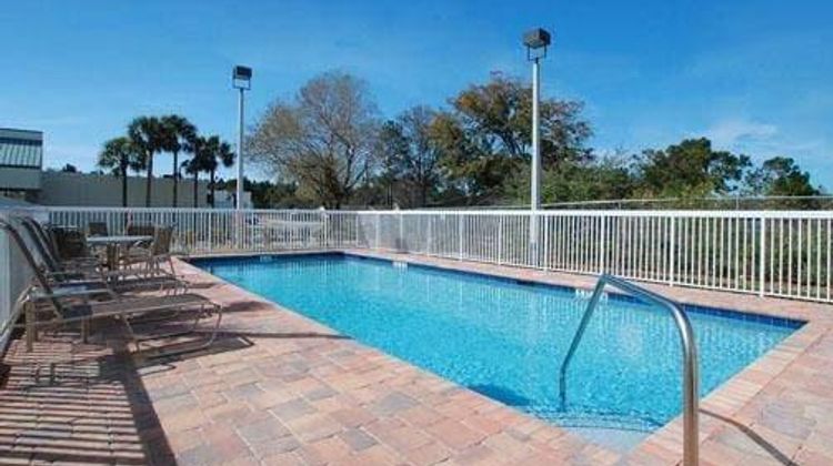 Comfort Suites Pool