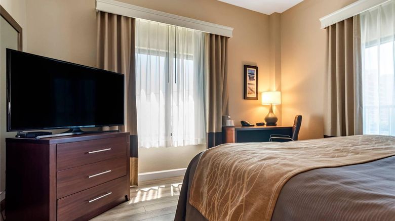<b>Comfort Inn & Suites Suite</b>. Images powered by <a href="https://iceportal.shijigroup.com/" title="IcePortal" target="_blank">IcePortal</a>.